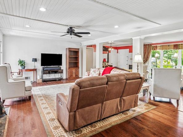 13429  Spring Grove Avenue , Dallas Texas 75240