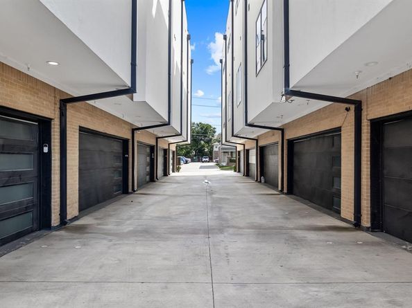 1910  Caddo Street  A203, Dallas Texas 75204