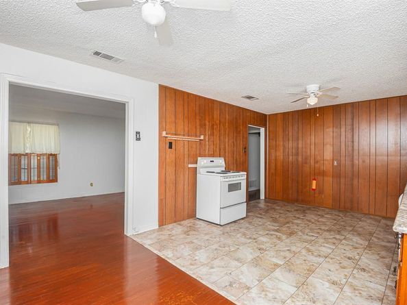 1813  Brook Hollow Drive , Fort Worth Texas 76114