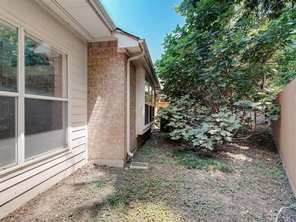 2242  Pecan Grove Court , Dallas Texas 75228