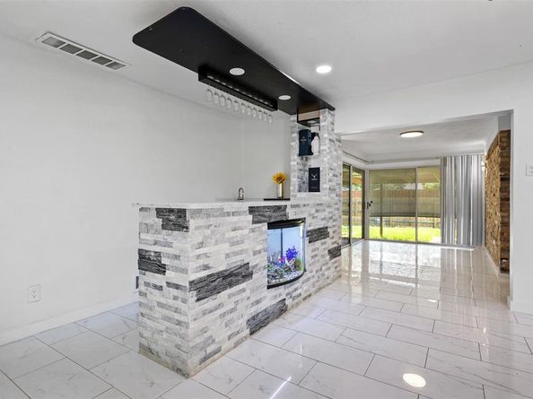 5710  Meadowick Lane , Dallas Texas 75227