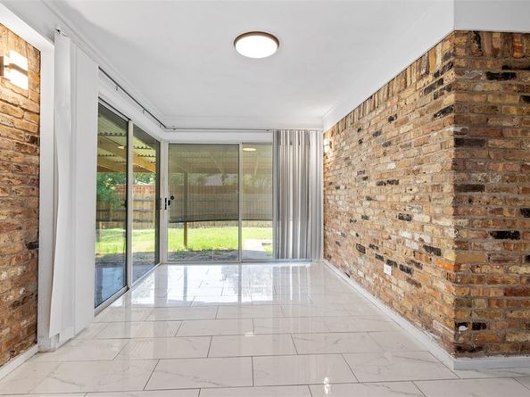 5710  Meadowick Lane , Dallas Texas 75227