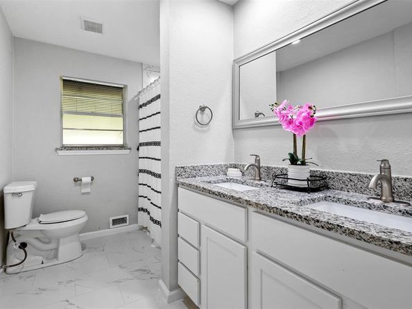 5710  Meadowick Lane , Dallas Texas 75227