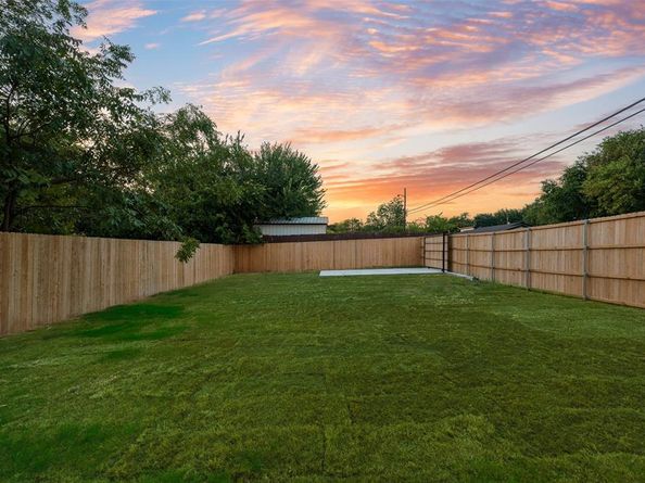 1651 E Overton Street , Dallas Texas 75216