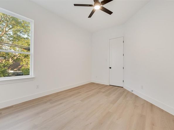 1651 E Overton Street , Dallas Texas 75216