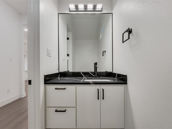 1651 E Overton Street , Dallas Texas 75216