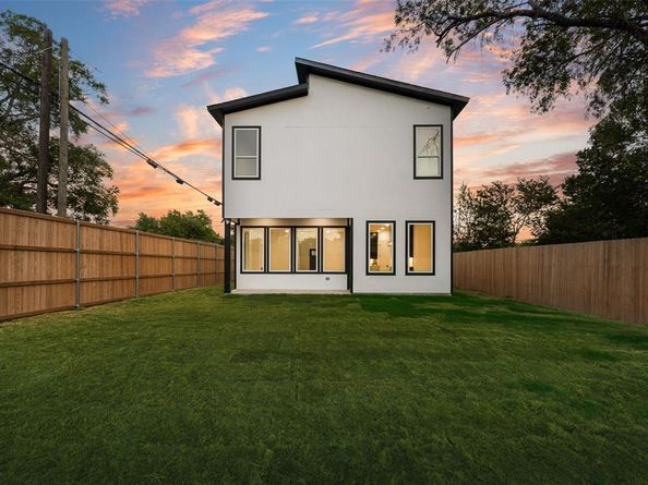 1651 E Overton Street , Dallas Texas 75216