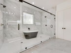 1651 E Overton Street , Dallas Texas 75216