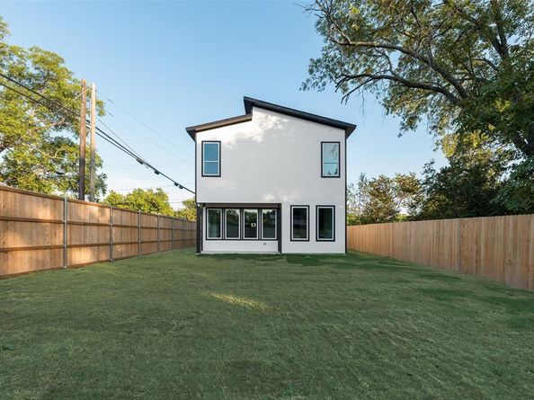 1651 E Overton Street , Dallas Texas 75216