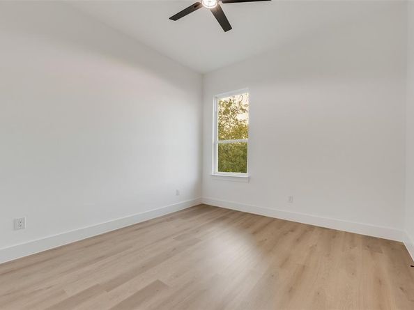 1651 E Overton Street , Dallas Texas 75216