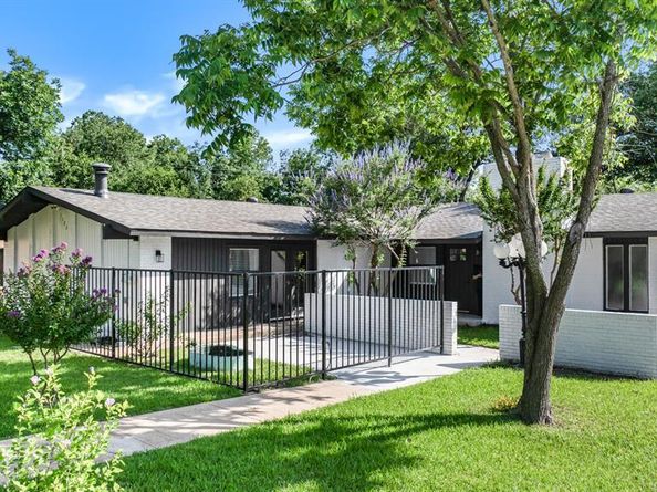 1122  Edwards Court S, Irving Texas 75062