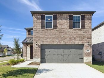 3900  Lynx Court 