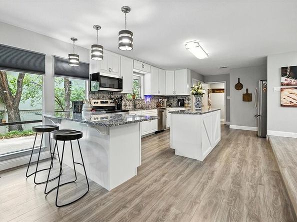 2203  Park Hill Drive , Arlington Texas 76012