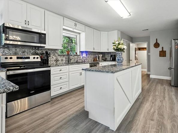 2203  Park Hill Drive , Arlington Texas 76012