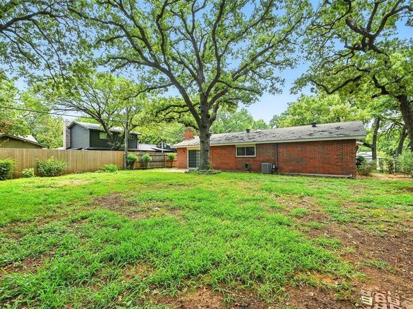 2805  Blackwood Drive , Arlington Texas 76013