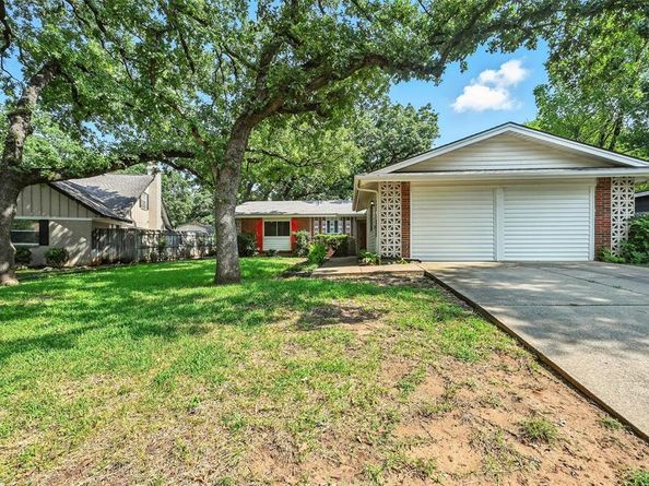 2805  Blackwood Drive , Arlington Texas 76013