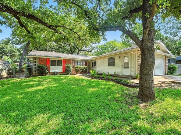 2805  Blackwood Drive , Arlington Texas 76013