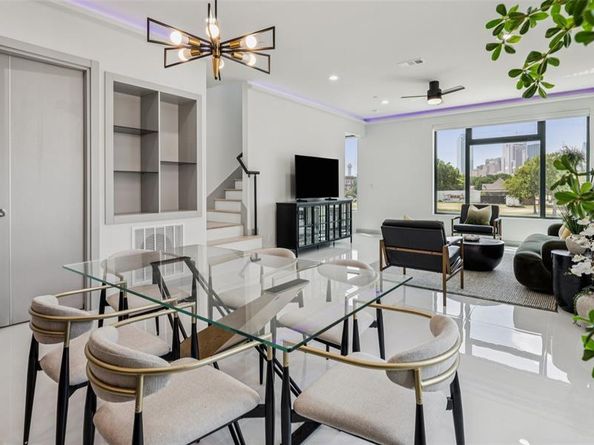1880  Beaumont Street , Dallas Texas 75215
