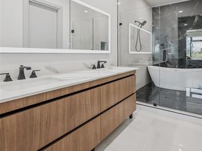 1880  Beaumont Street , Dallas Texas 75215