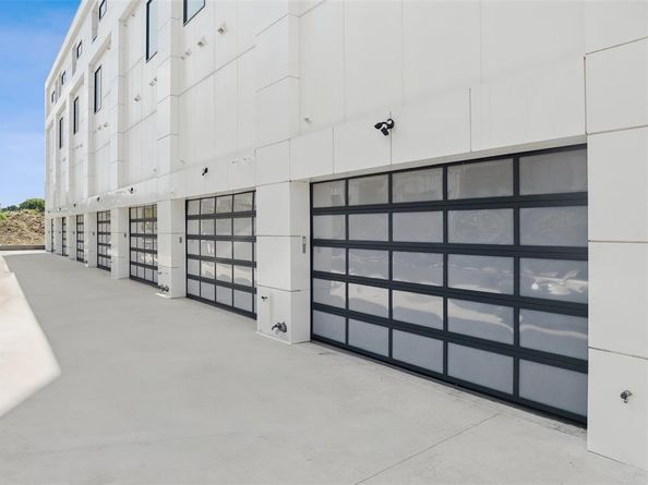 1880  Beaumont Street , Dallas Texas 75215