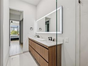 1880  Beaumont Street , Dallas Texas 75215