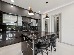 1880  Beaumont Street , Dallas Texas 75215