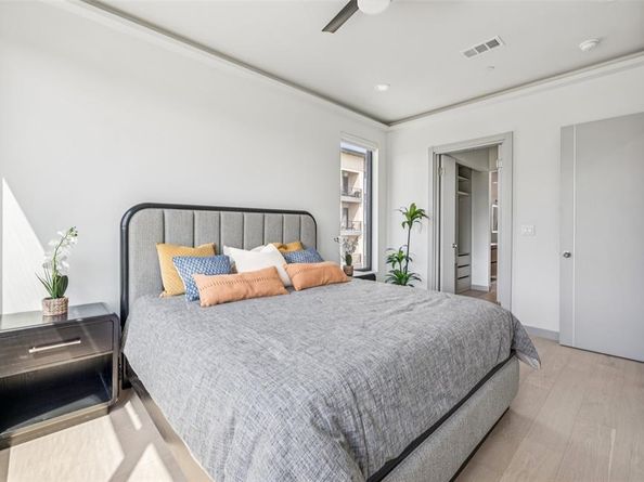 1880  Beaumont Street , Dallas Texas 75215