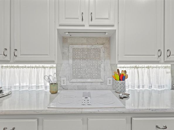 1801  Paddington Court , Arlington Texas 76017