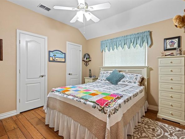 1801  Paddington Court , Arlington Texas 76017
