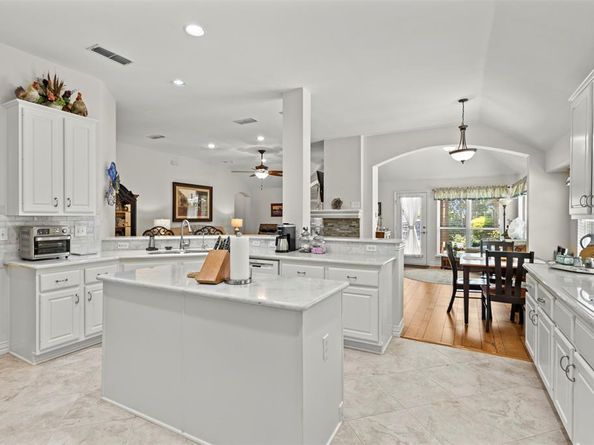 1801  Paddington Court , Arlington Texas 76017