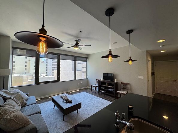1200  Main Street  812, Dallas Texas 75202