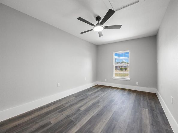 1142  Deerwood Drive , Dallas Texas 75232