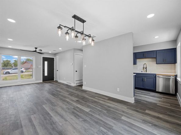 1142  Deerwood Drive , Dallas Texas 75232