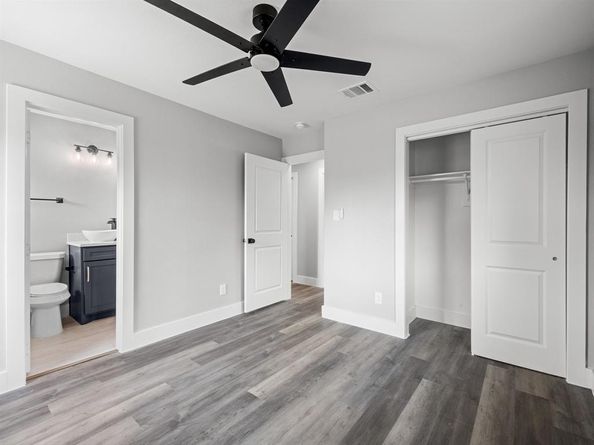 1142  Deerwood Drive , Dallas Texas 75232
