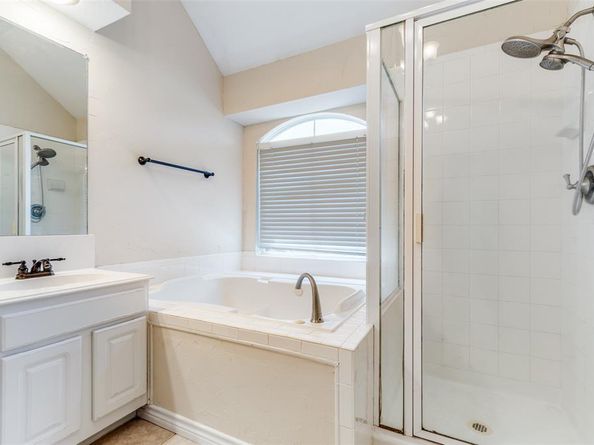 2201  Vista Court , Corinth Texas 76210