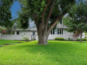 133  Lakeridge Drive , Dallas Texas 75218