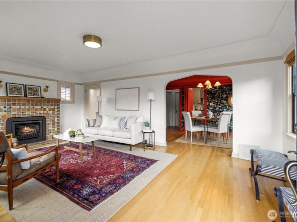 2355 45th Avenue SW, Seattle WA 98116