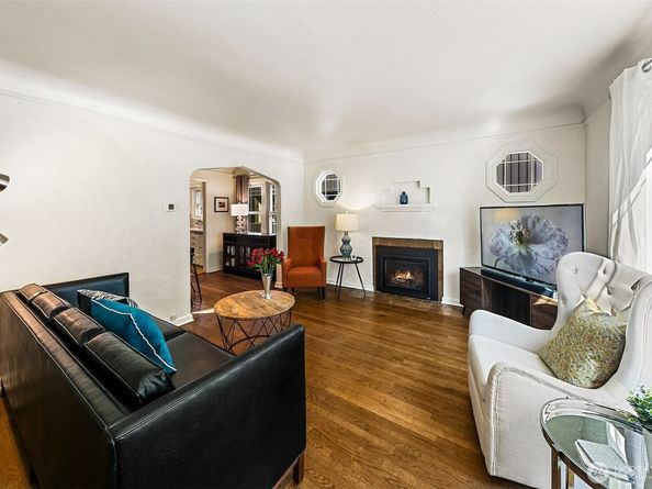 6657 Ellis Avenue S, Seattle WA 98108