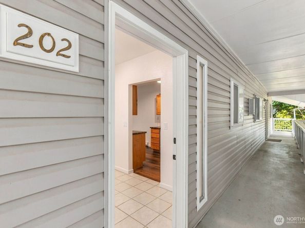 14475 NE 40th St E202, Bellevue WA 98007