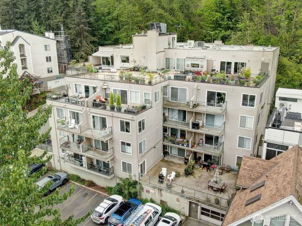 3022 SW Bradford Street 401, Seattle WA 98126