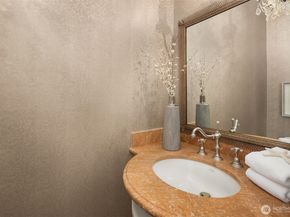 463 39th Avenue E, Seattle WA 98112