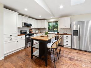 839 NE 200th Street, Shoreline WA 98155