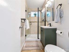839 NE 200th Street, Shoreline WA 98155