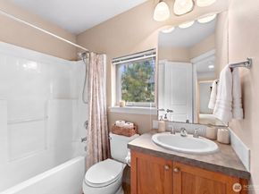 2161 NW Boulder Way Drive, Issaquah WA 98027