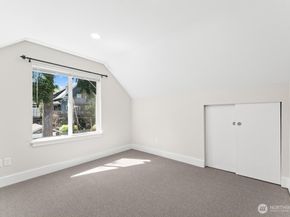 5243 19th Avenue NE, Seattle WA 98105