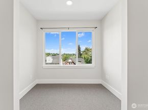 5243 19th Avenue NE, Seattle WA 98105