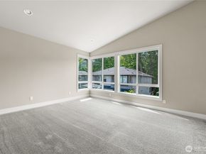 2483 NE 242nd Place, Sammamish WA 98074