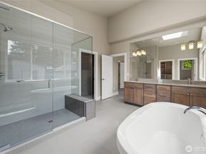 2483 NE 242nd Place, Sammamish WA 98074