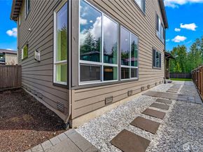 2483 NE 242nd Place, Sammamish WA 98074