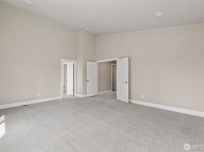 2483 NE 242nd Place, Sammamish WA 98074